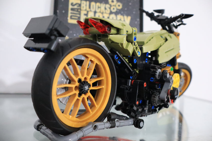 Blocks Biker 1260